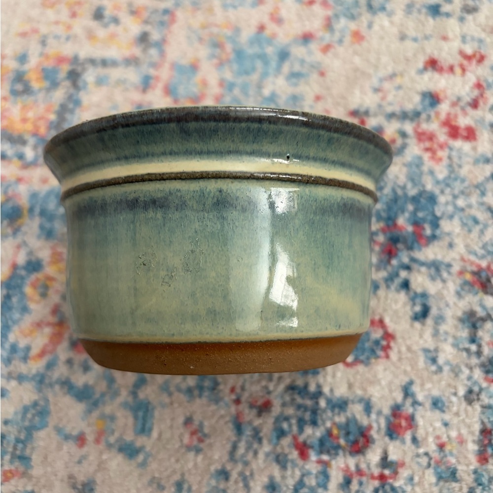 Small green pottery planter/bowl